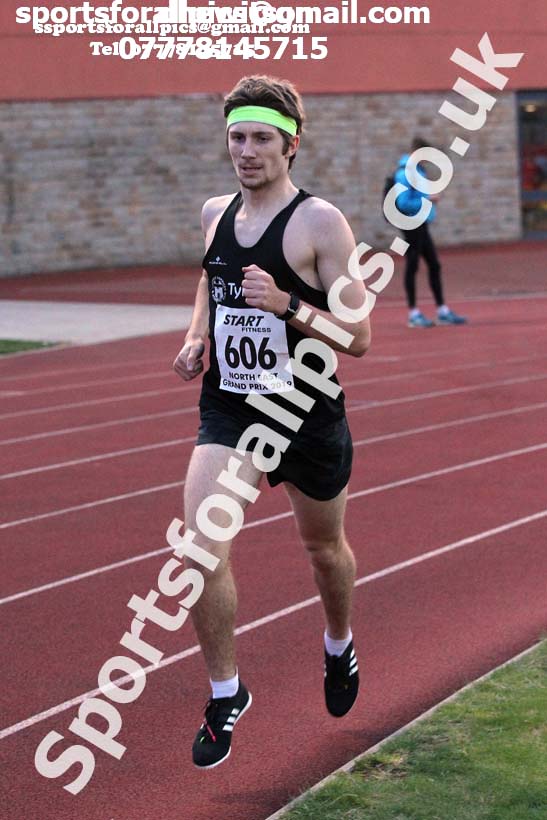 Senior graded 3000 metres, 2019 North East Grand Prix, Gateshead Stadium. Photo: David T. Hewitson/Sports for All Pics